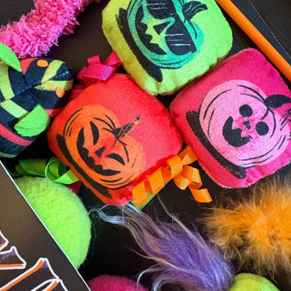 Cat Toys! Black Cauldron Pal - 6 contain catnip. New!